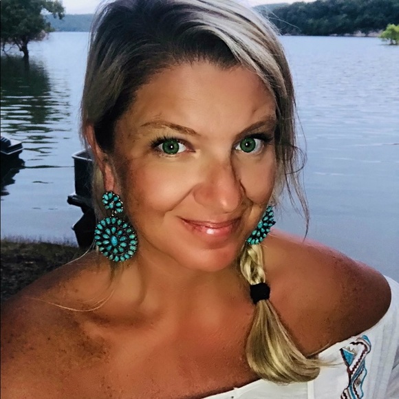 Meet your Posher, Kelly - Picture 3 of 6